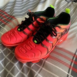 vapormax plus flight pack